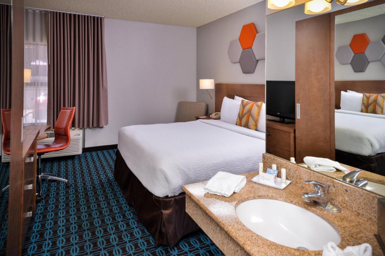 Fairfield Inn Las Vegas Convention Center Екстериор снимка